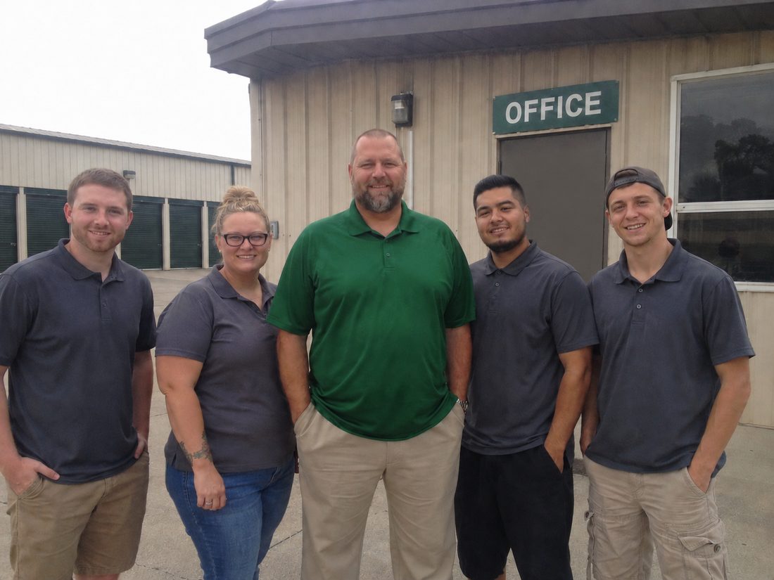 Pest control professionals in Florissant, MO